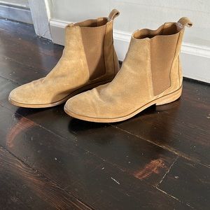 Everlane suede Chelsea boots - size 10